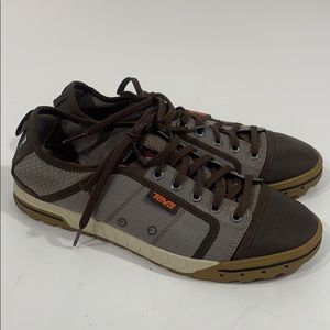 teva boat shoes